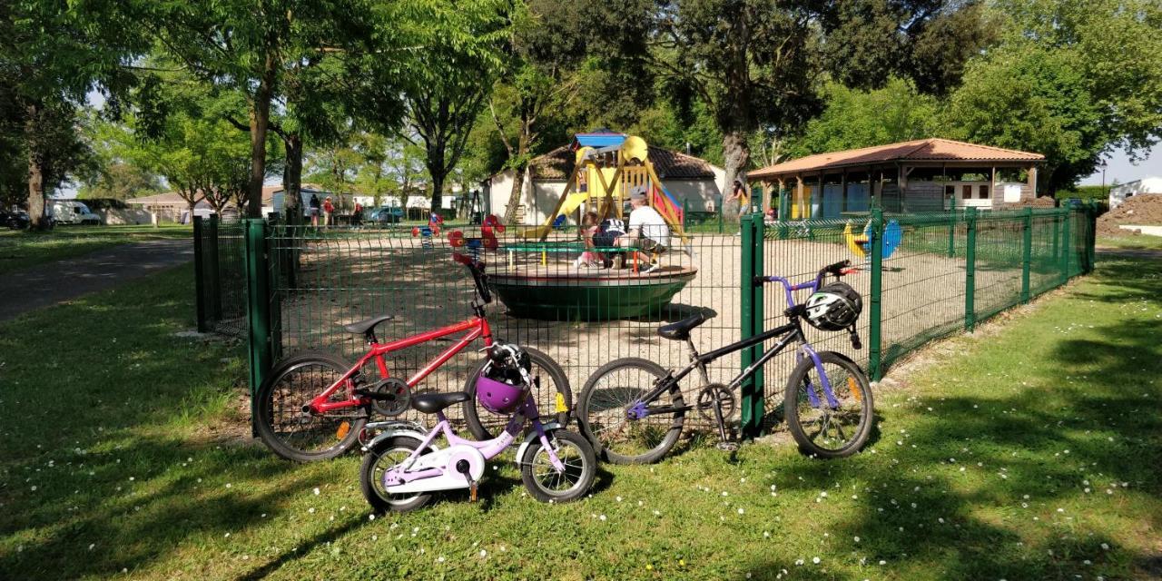 Camping Le Sorlut Cozes Exterior photo
