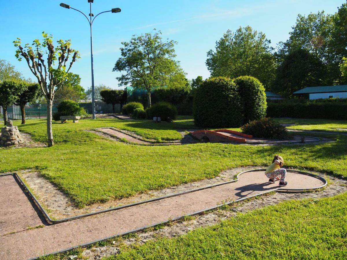 Camping Le Sorlut Cozes Exterior photo